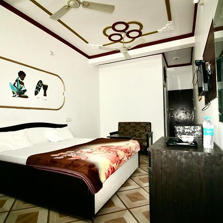 Sattva Cafe And Motel Rishikesh Ngoại thất bức ảnh
