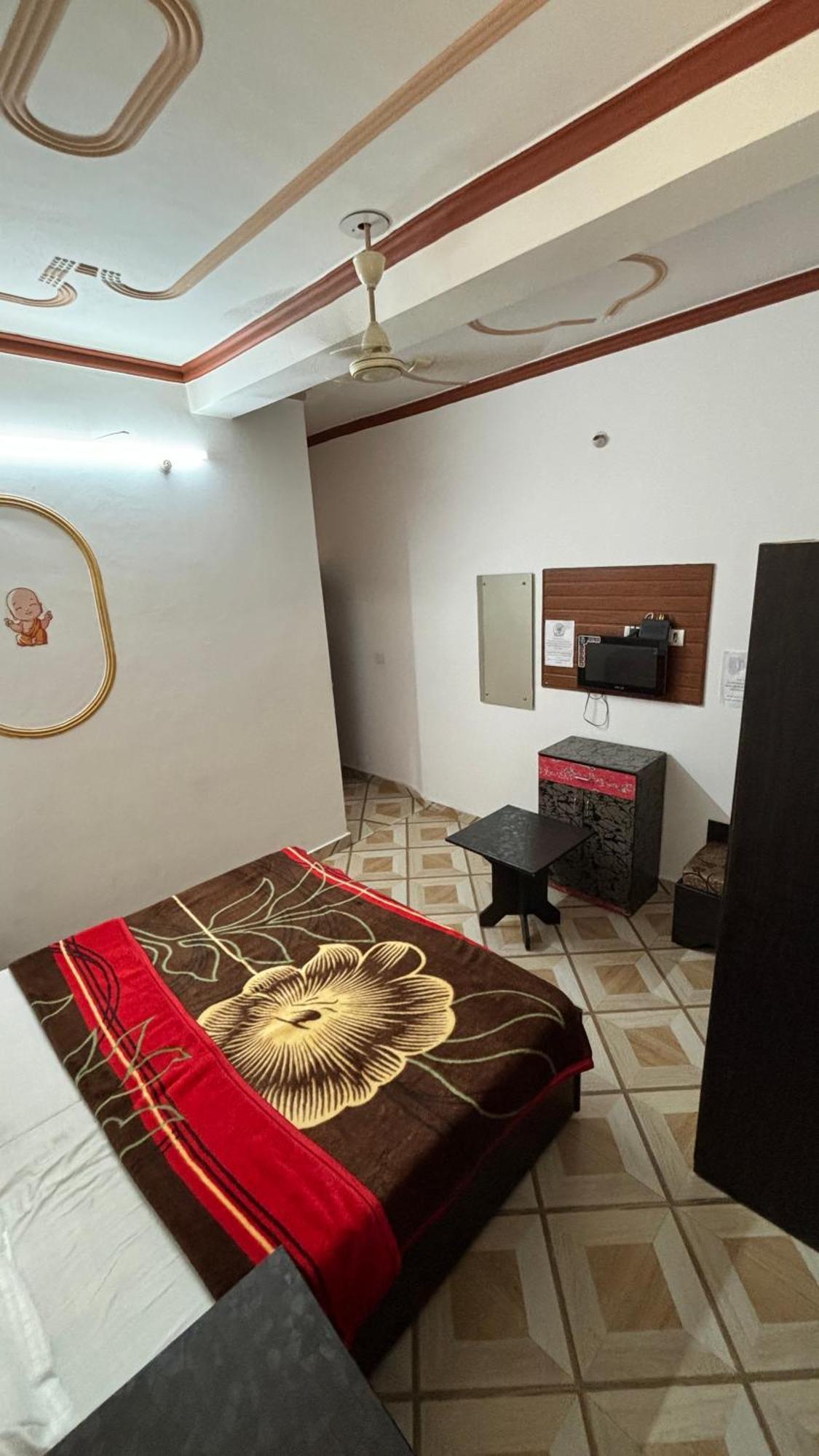 Sattva Cafe And Motel Rishikesh Ngoại thất bức ảnh